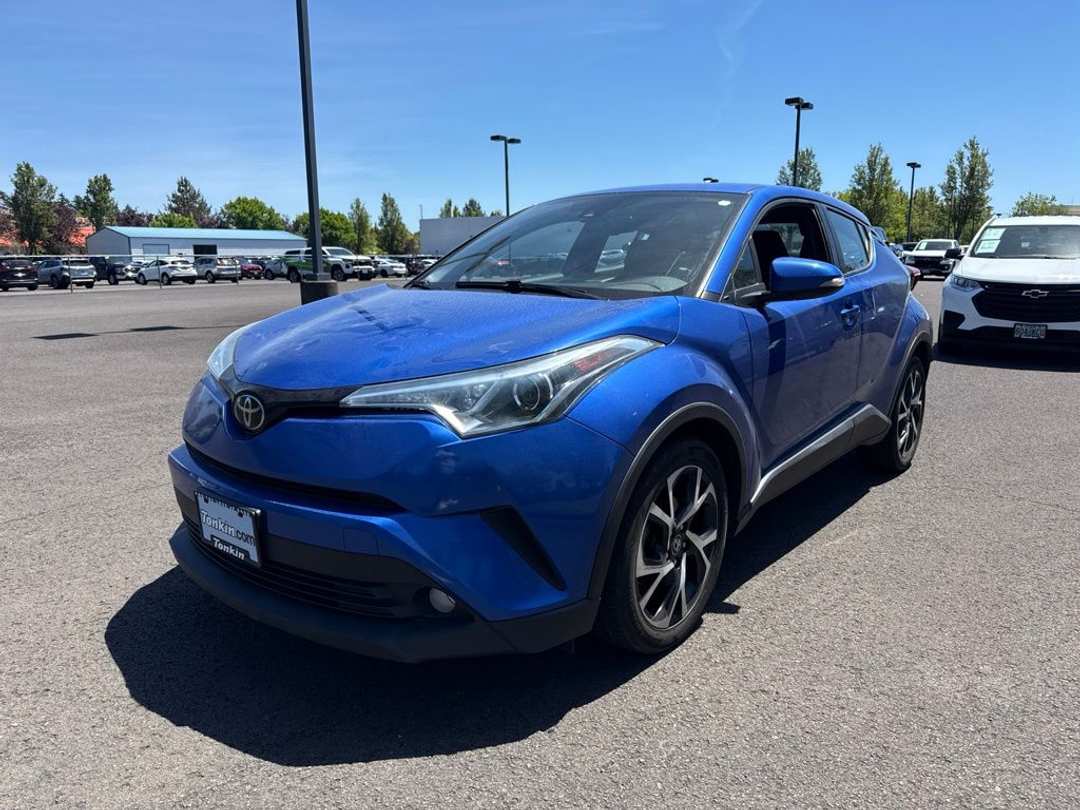 2018 Toyota C-Hr XLE Premium - Image 3