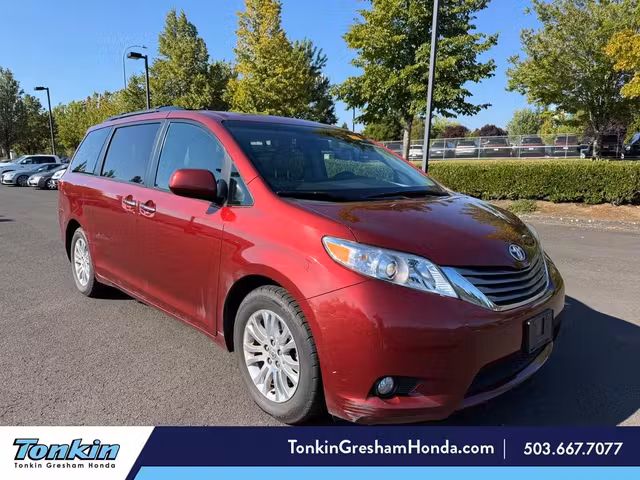 2016 Toyota Sienna XLE