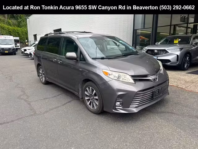 2018 Toyota Sienna XLE