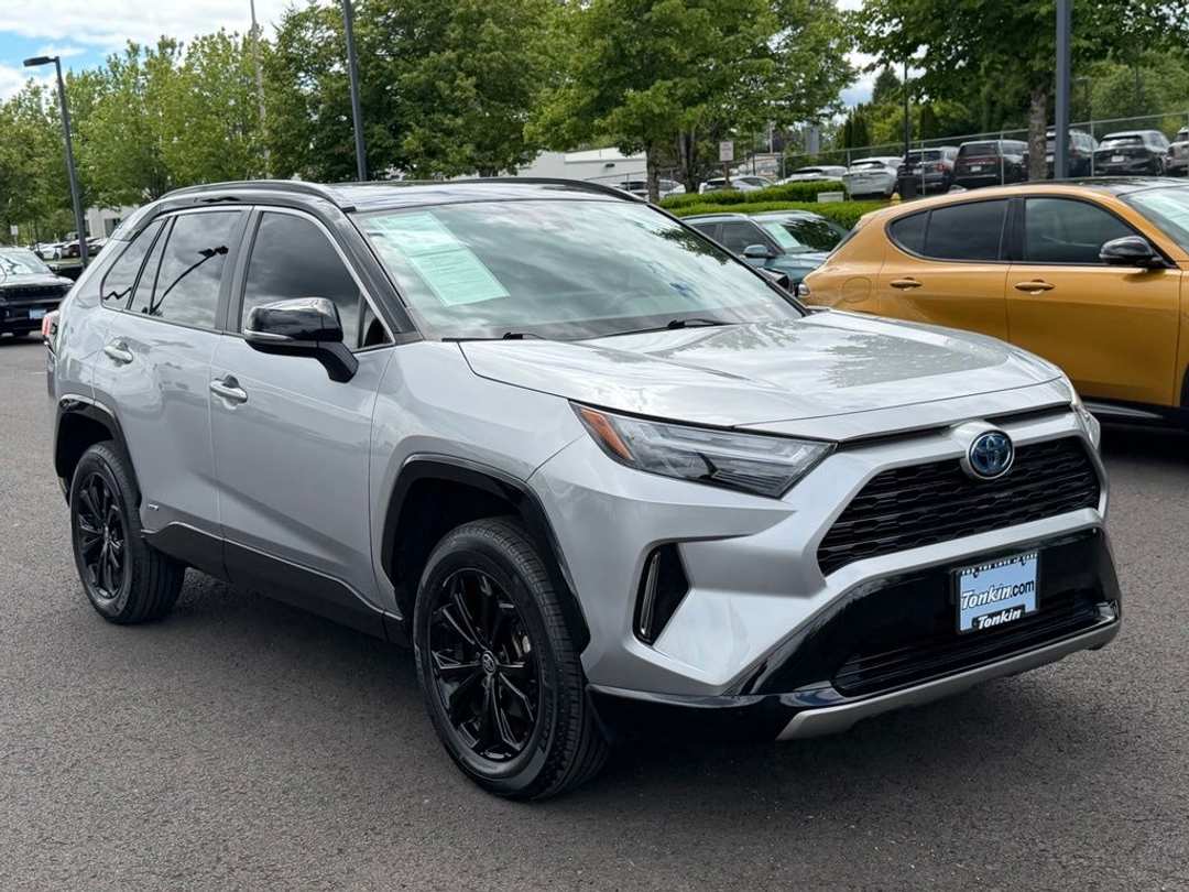 2023 Toyota Rav4 Hybrid XSE - Image 3