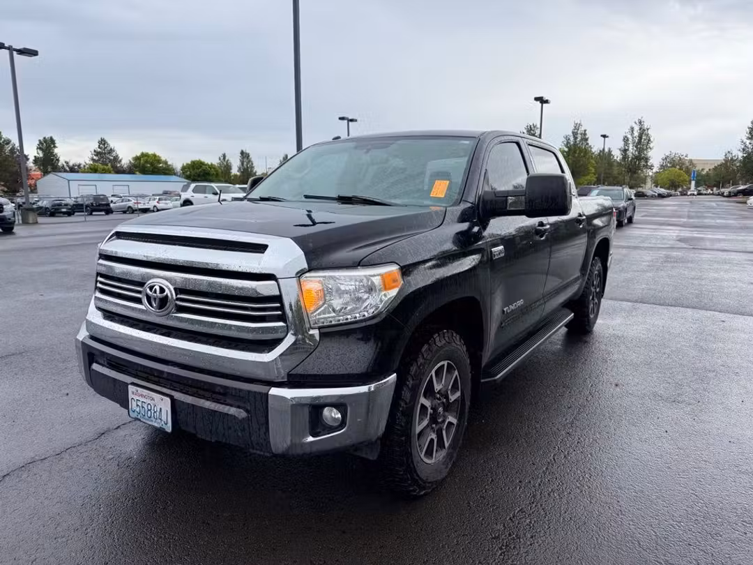 2017 Toyota Tundra SR5 - Image 3