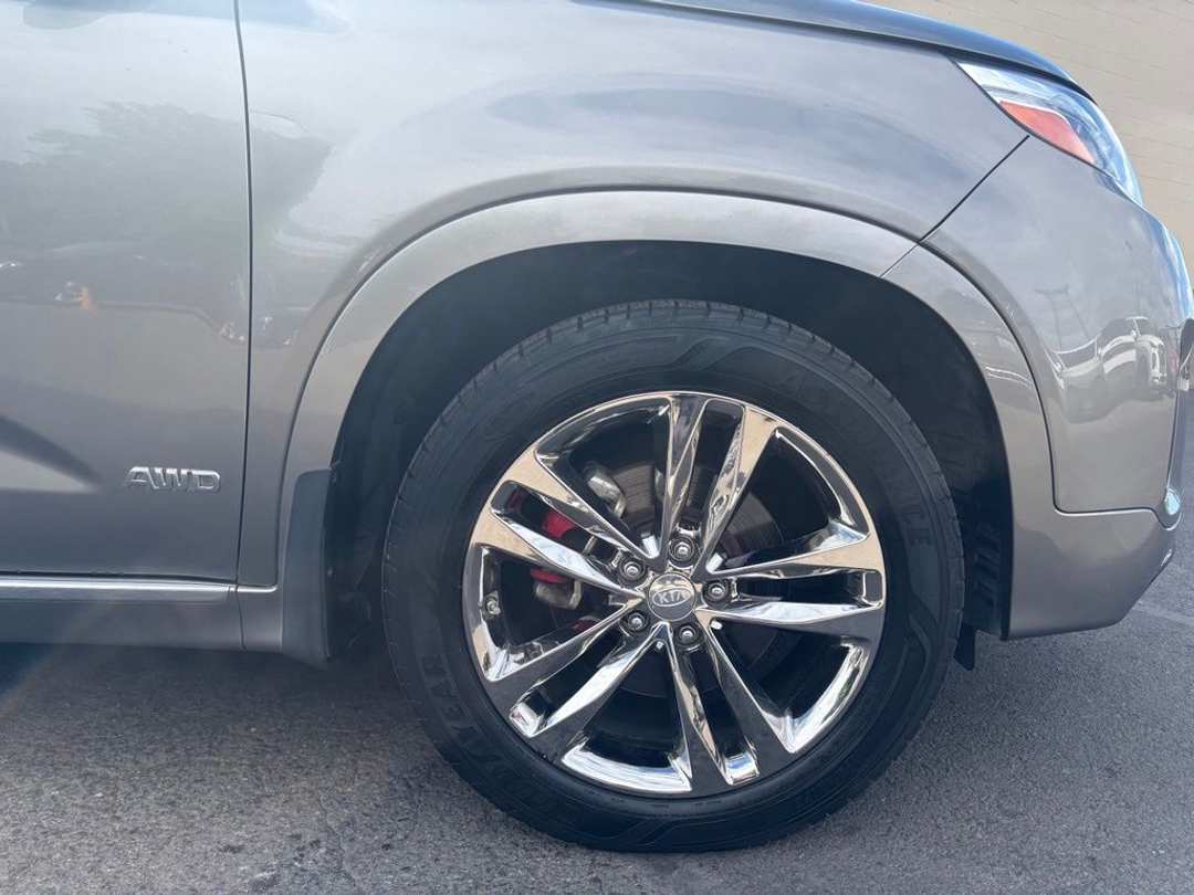 2014 Kia Sorento Limited V6 - Image 2