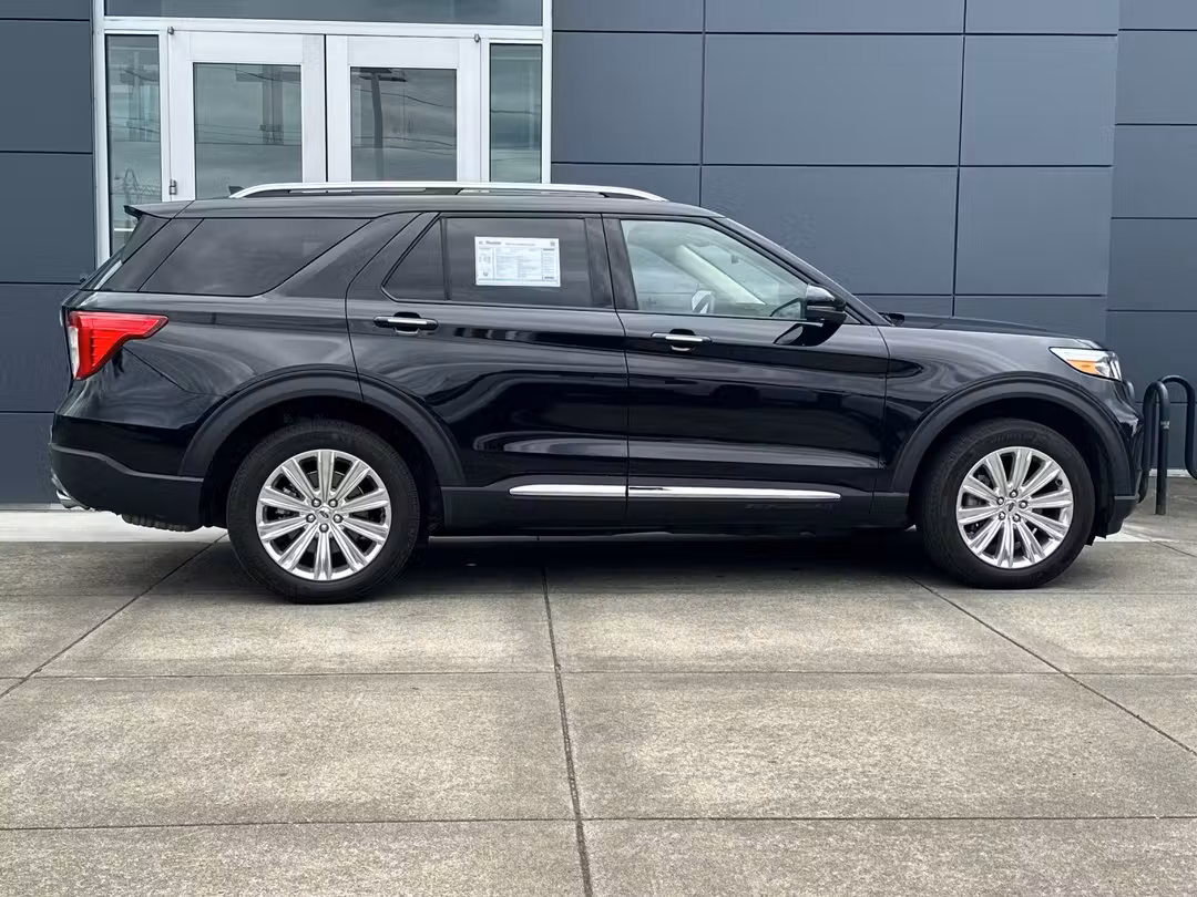 2022 Ford Explorer Limited - Image 2
