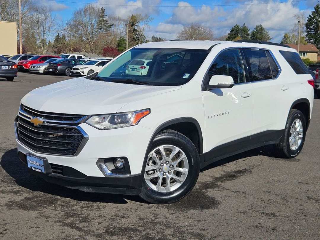 2021 Chevrolet Traverse LT Leather - Image 2