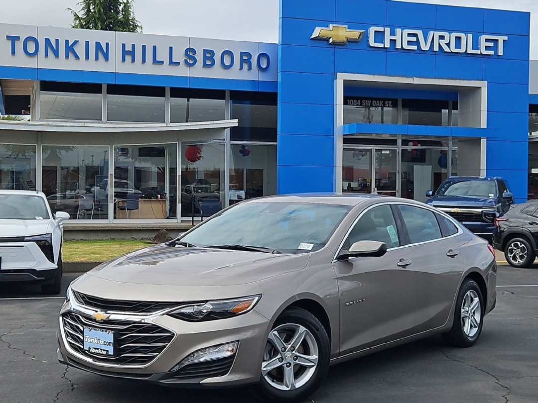 2024 Chevrolet Malibu LT - Image 2