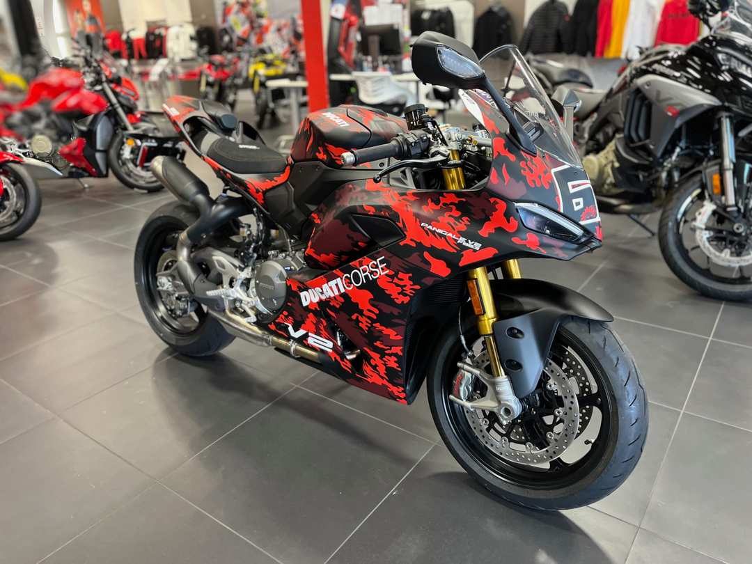 2027 Ducati Panigale V2 Fb63 - Image 2