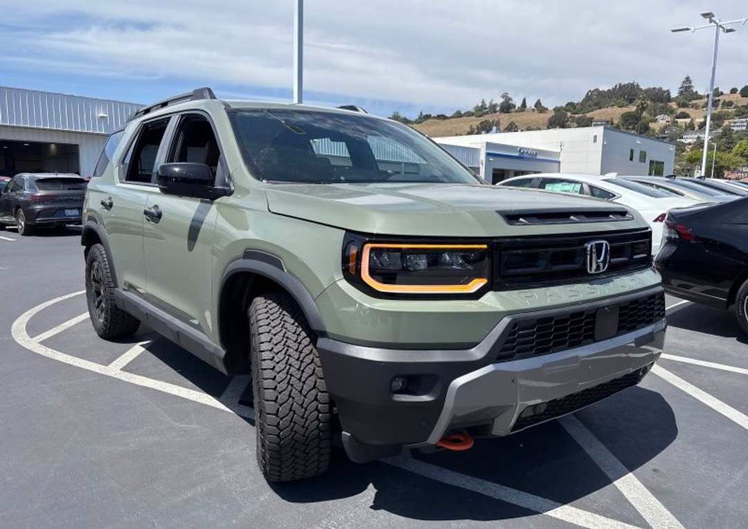 2026 Honda Passport TrailSport Elite - Image 2