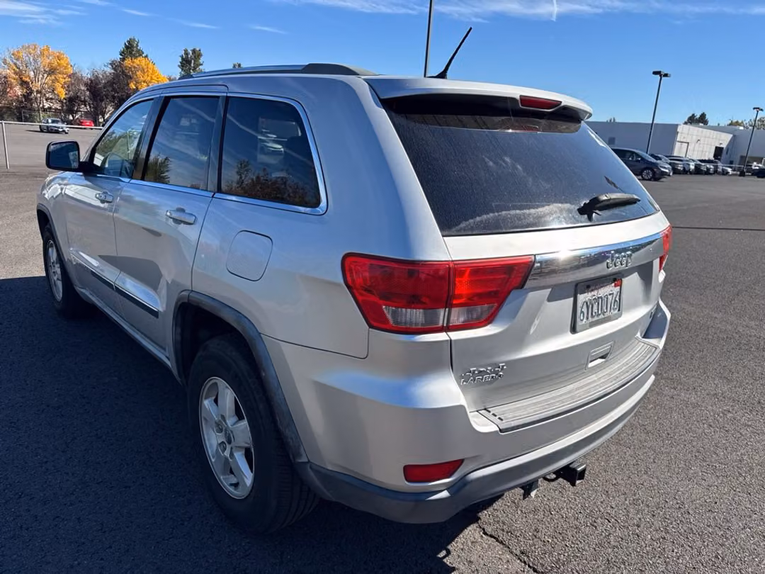 2012 Jeep Grand Cherokee Laredo - Image 3