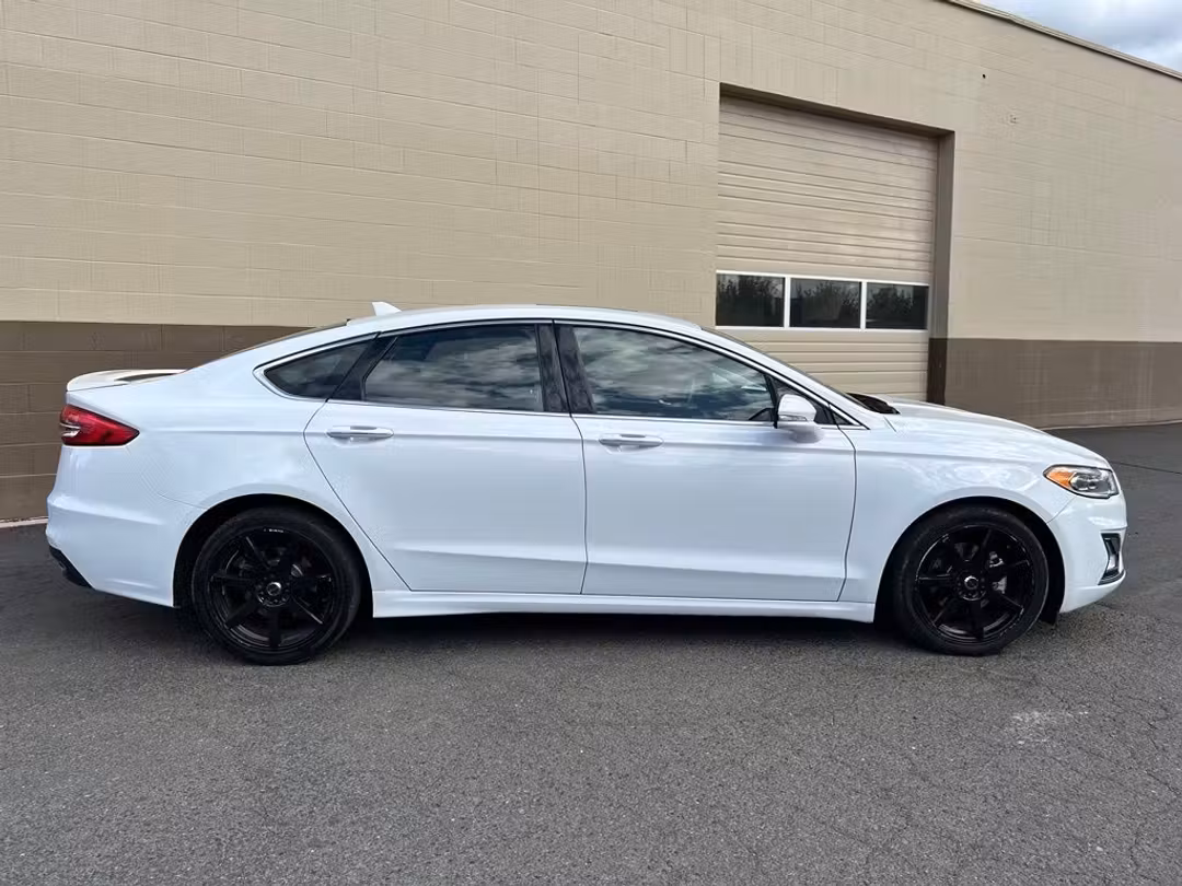 2019 Ford Fusion Titanium - Image 3