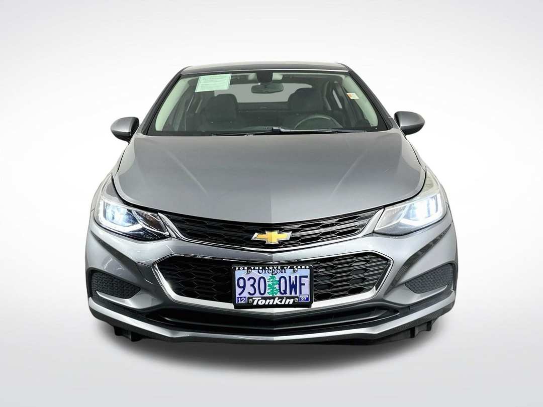 2018 Chevrolet Cruze LT - Image 2