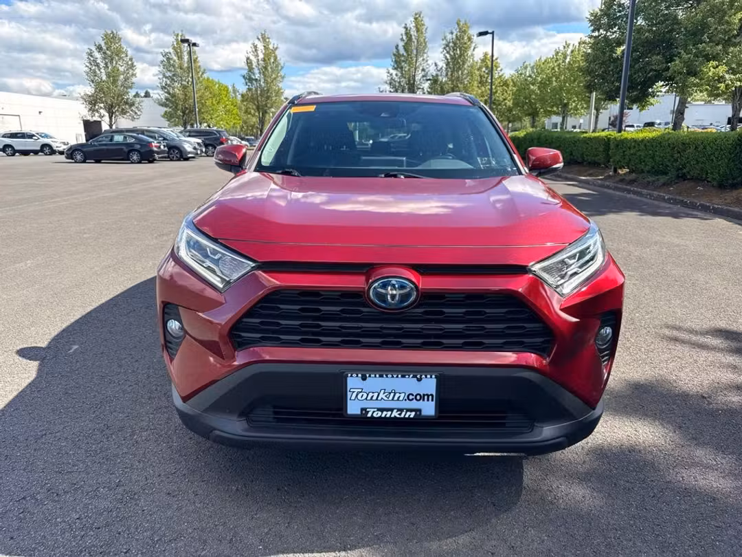 2020 Toyota Rav4 Hybrid XLE - Image 2