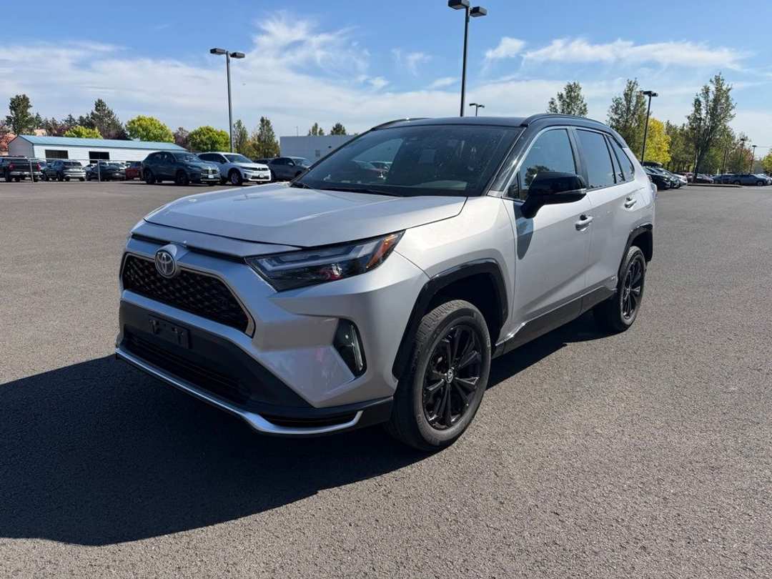 2024 Toyota Rav4 Hybrid XSE - Image 3