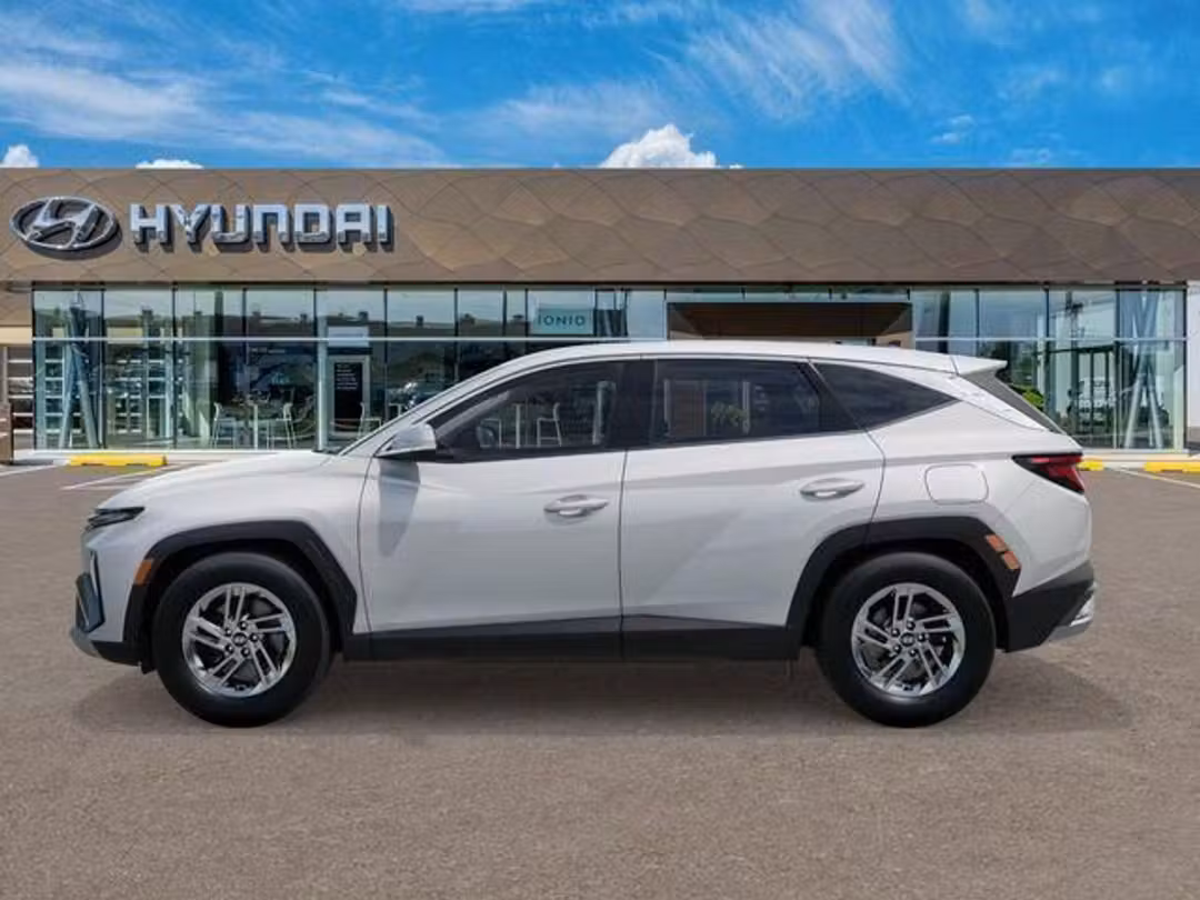 2026 Hyundai Tucson SE - Image 3