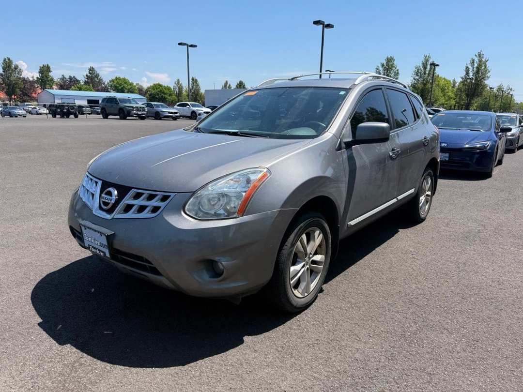 2013 Nissan Rogue SV - Image 3