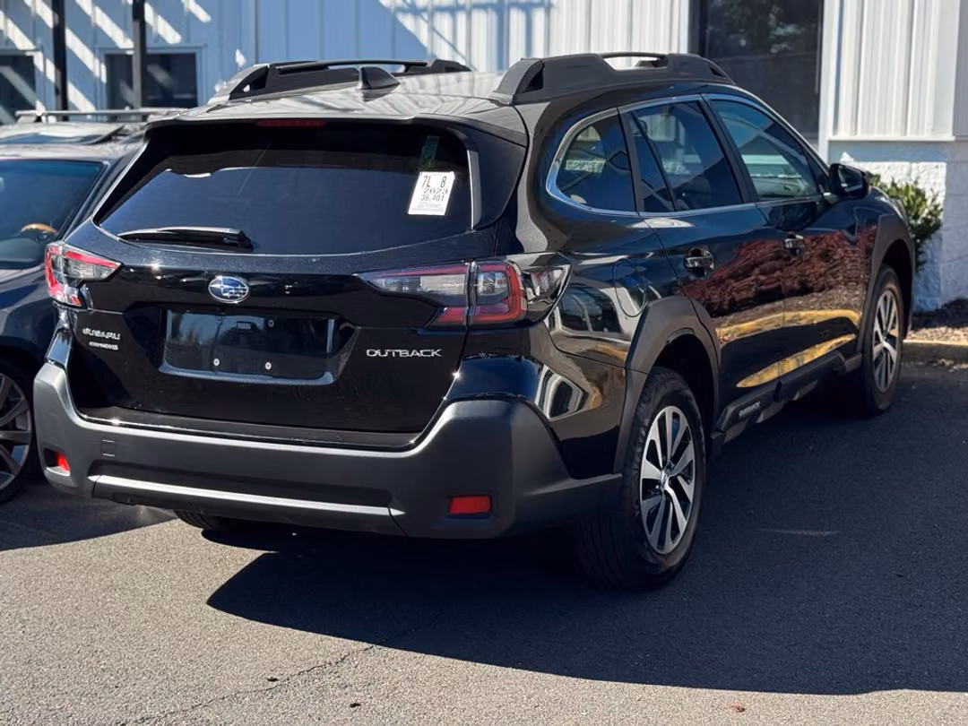 2023 Subaru Outback Premium - Image 2