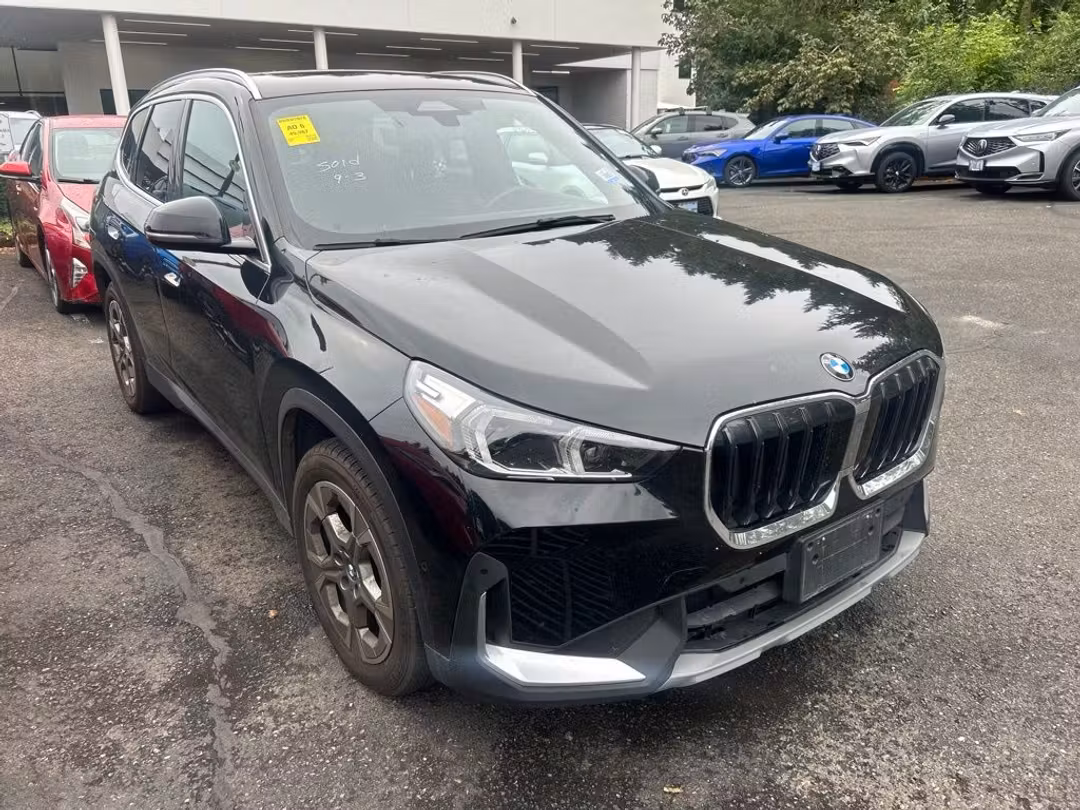 2023 BMW X1 xDrive28i - Image 2