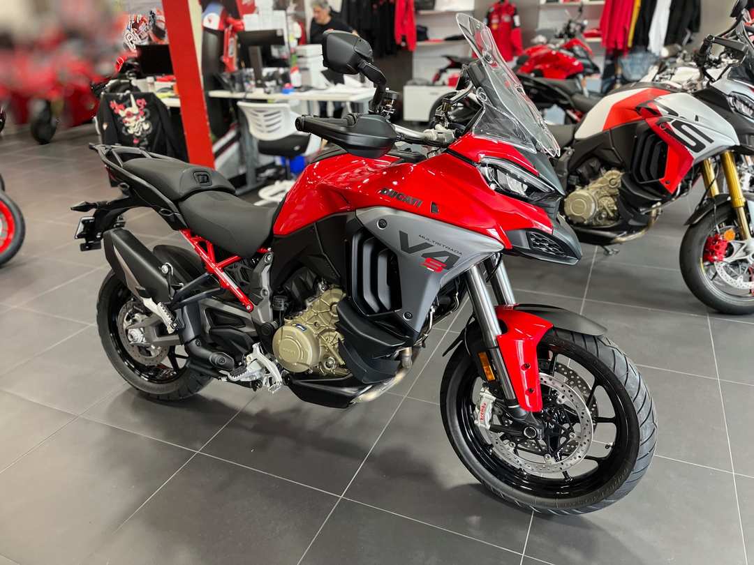 2026 Ducati Multistrada V4 S Travel & Radar - Image 2