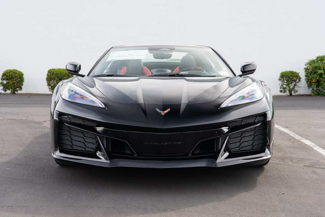 2027 Chevrolet Corvette Grand Sport - Image 2