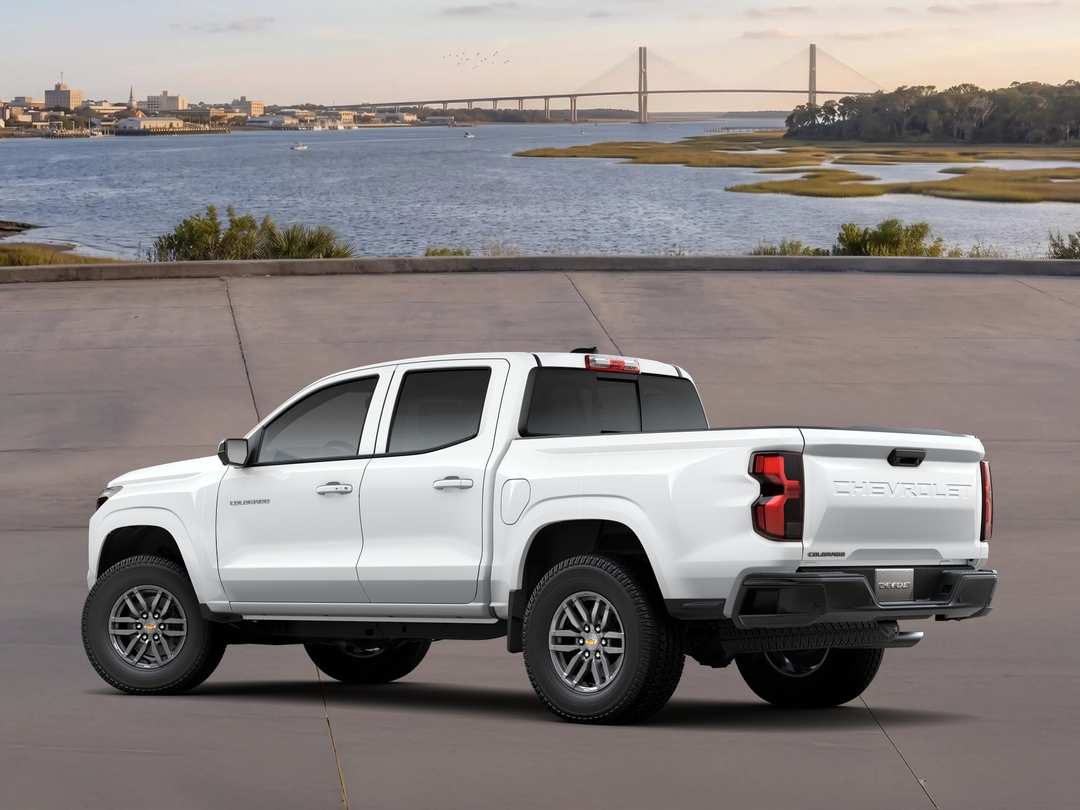 2026 Chevrolet Colorado LT - Image 2