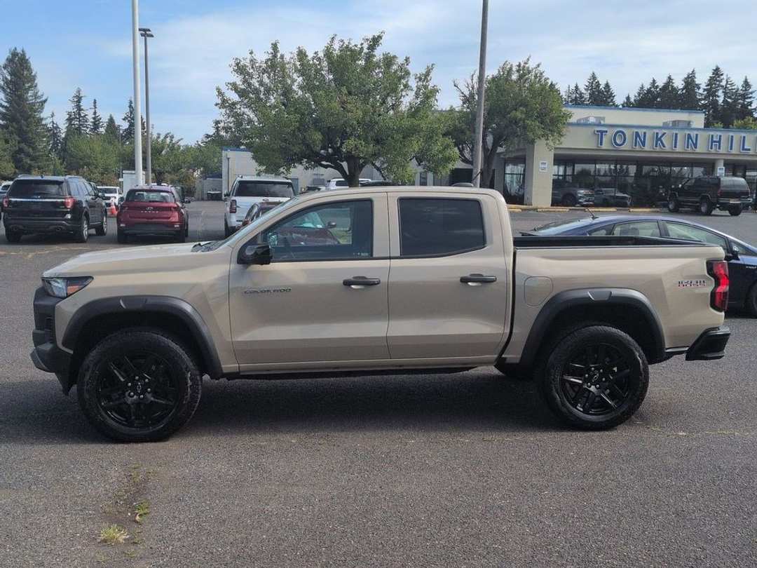2023 Chevrolet Colorado Trail Boss - Image 2