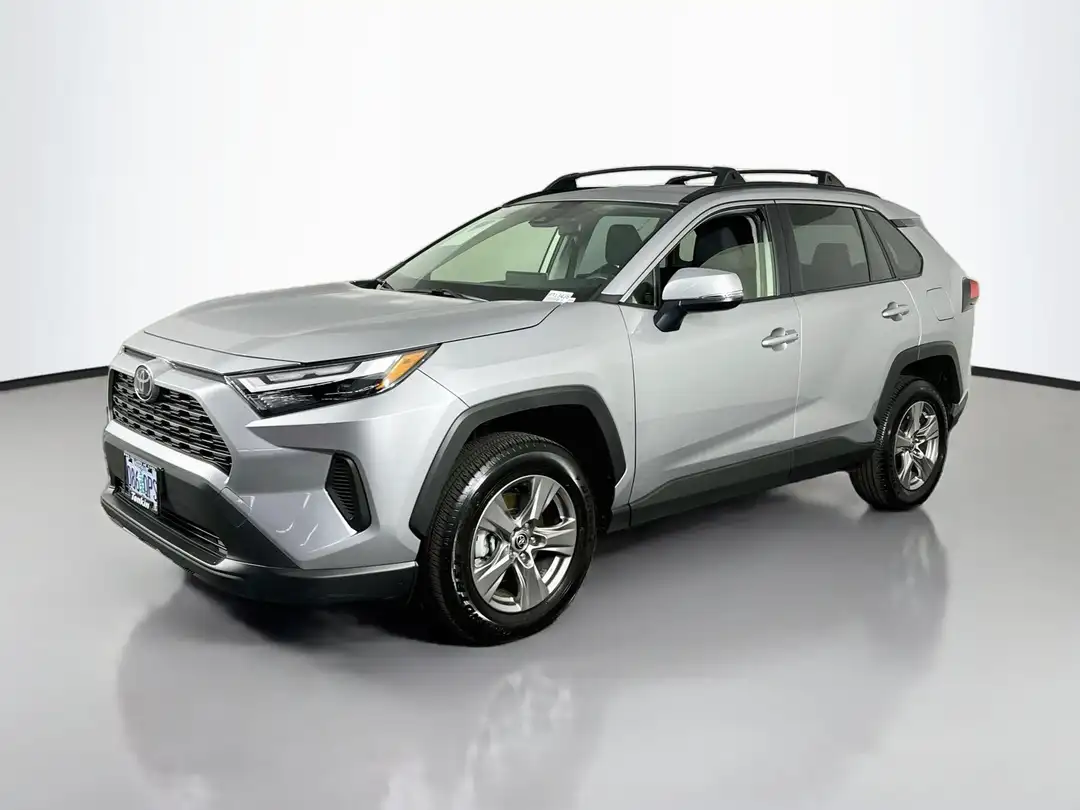 2025 Toyota Rav4 Hybrid LE - Image 3