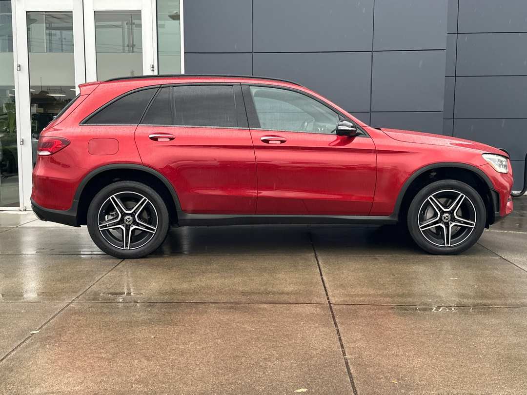 2021 Mercedes-Benz GLC GLC 300 - Image 3