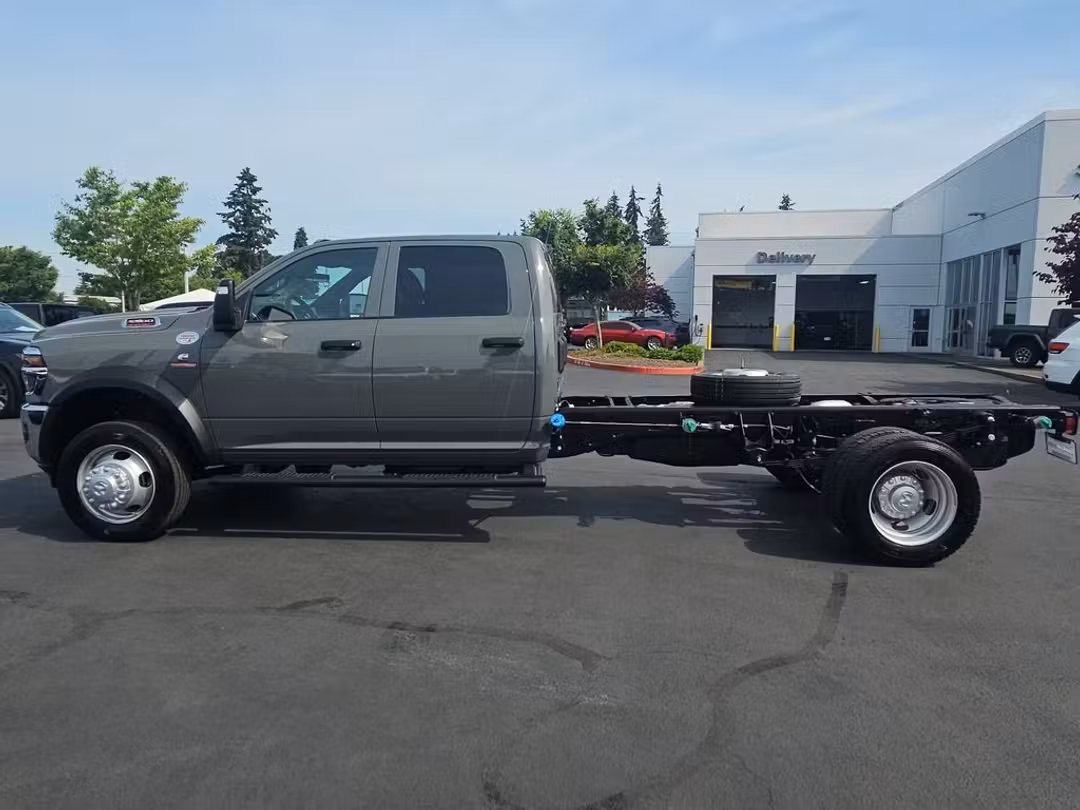 2026 Ram 5500Hd Tradesman - Image 3