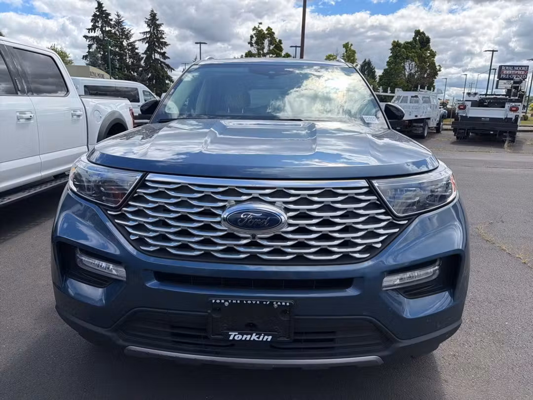 2020 Ford Explorer Platinum - Image 2