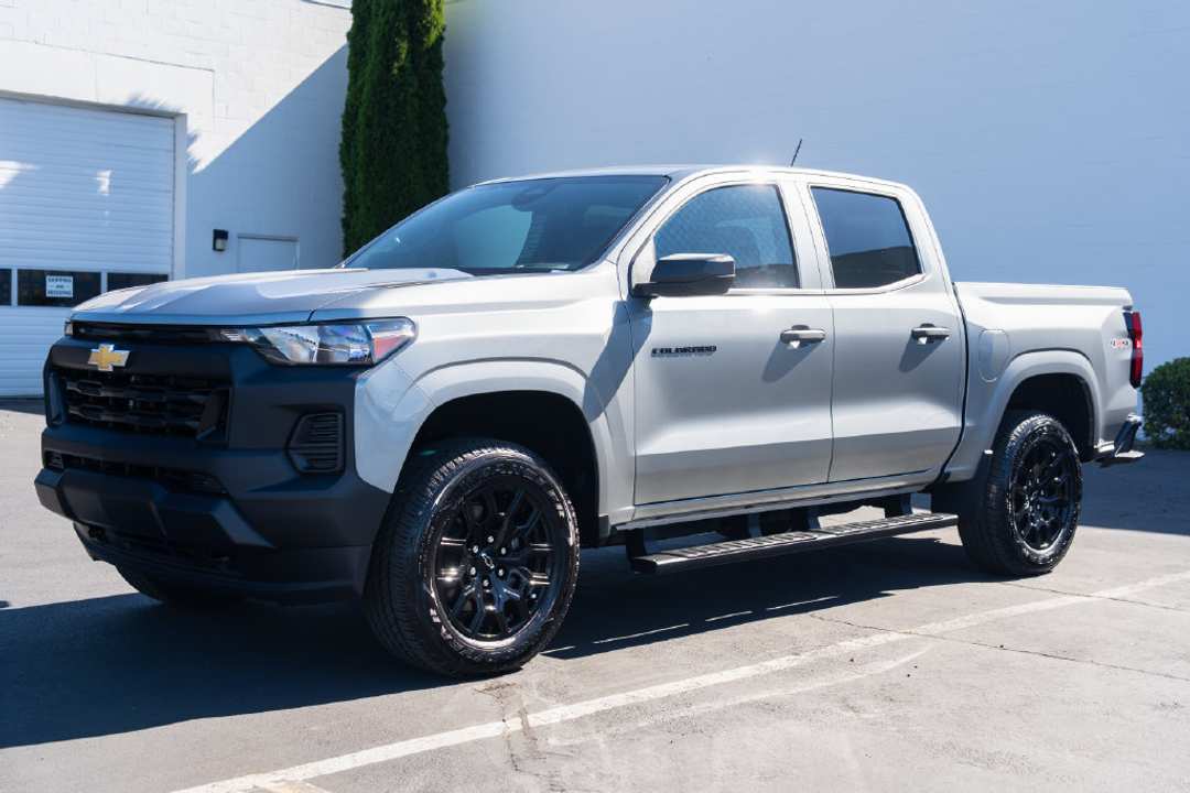 2026 Chevrolet Colorado Work - Image 3