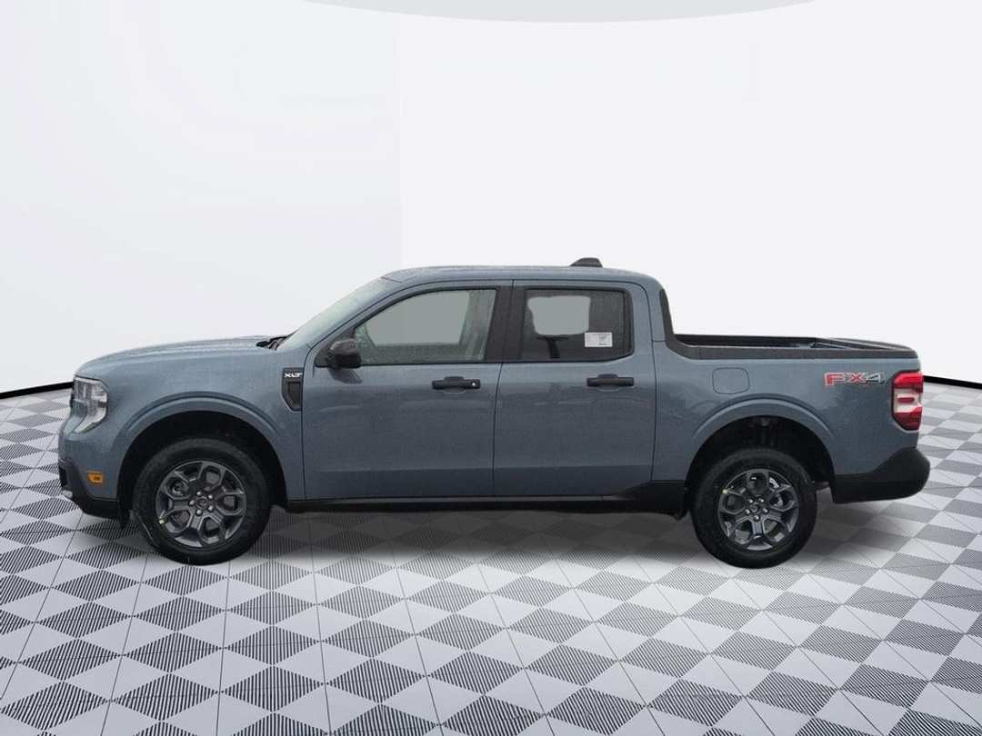 2026 Ford Maverick XLT - Image 2