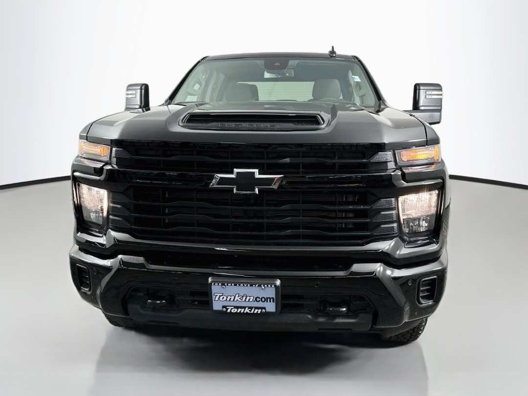 2026 Chevrolet Silverado 2500Hd Custom - Image 2