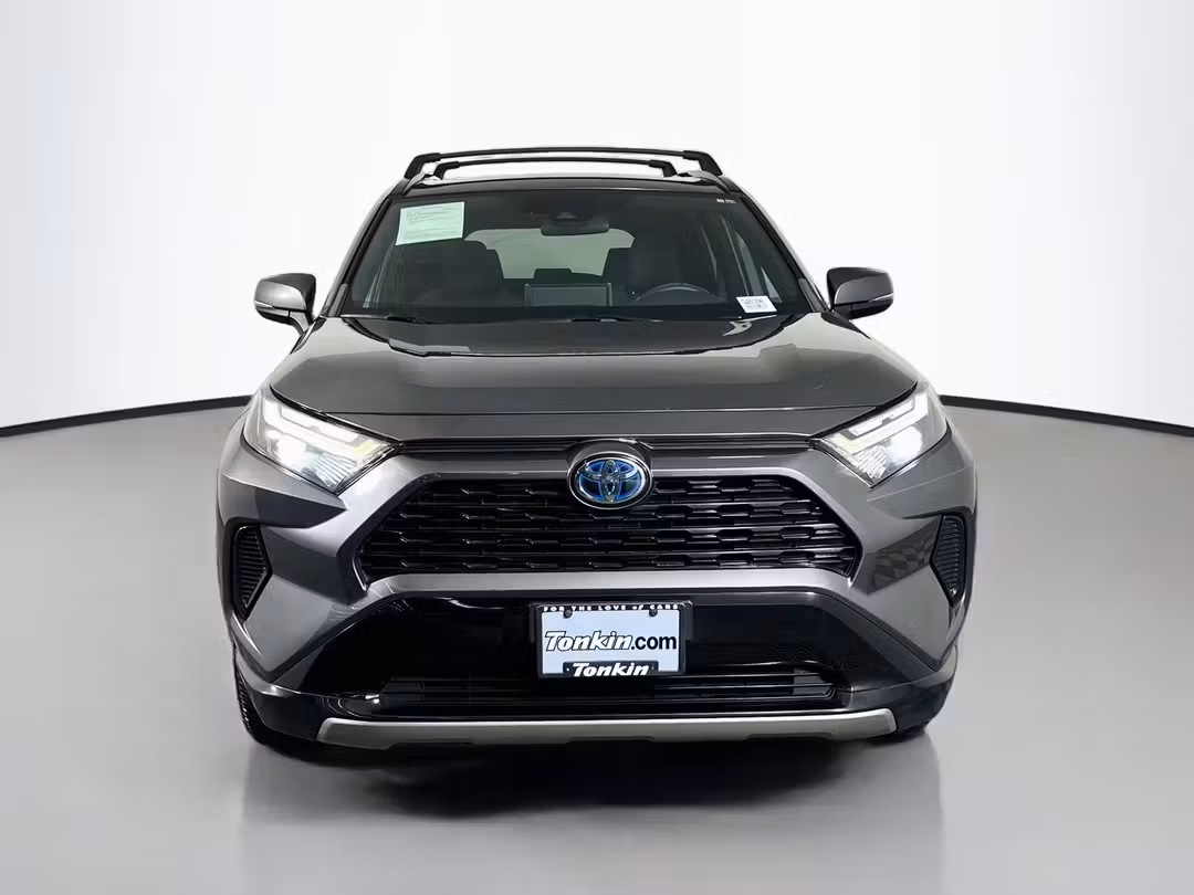 2022 Toyota Rav4 Hybrid SE - Image 2