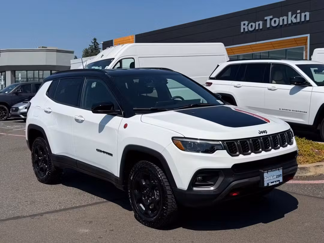 2024 Jeep Compass Trailhawk - Image 2
