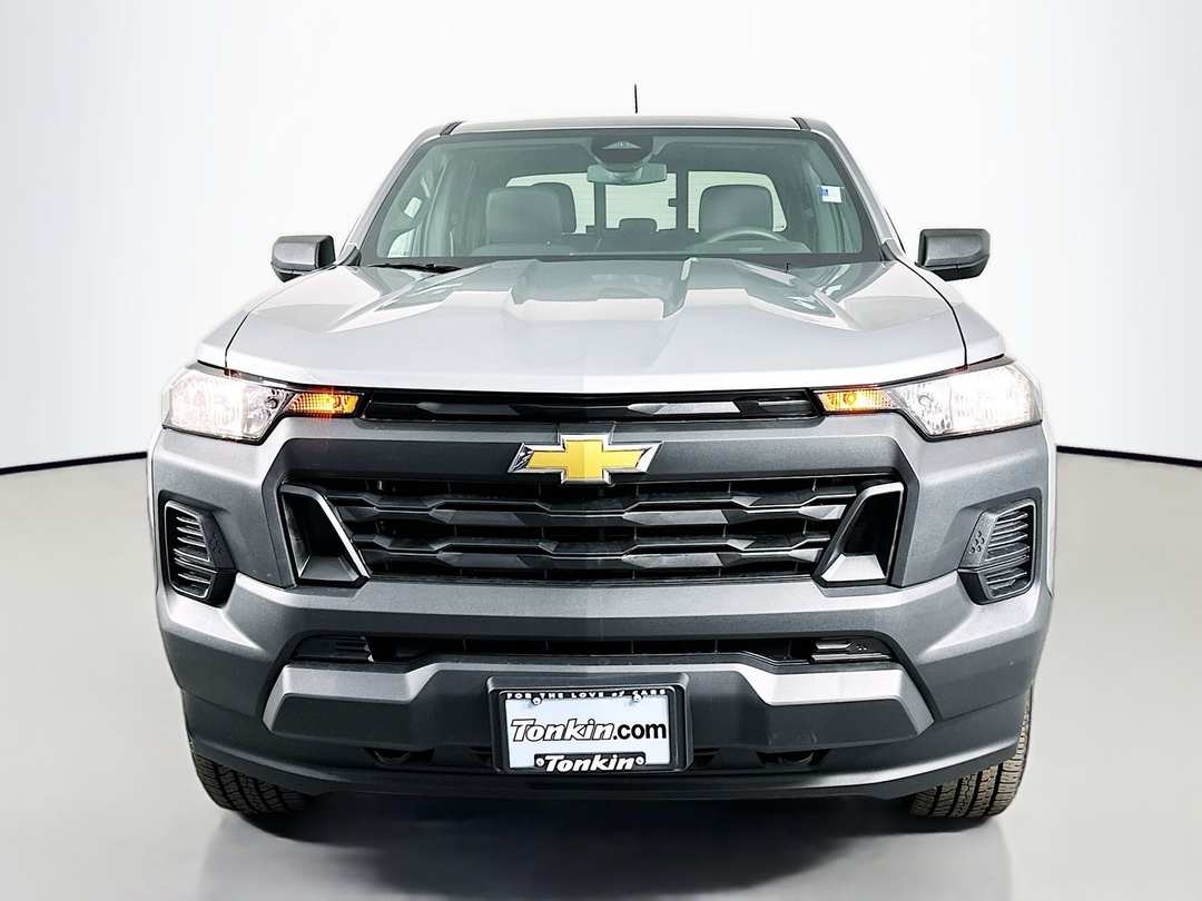 2026 Chevrolet Colorado Work - Image 2