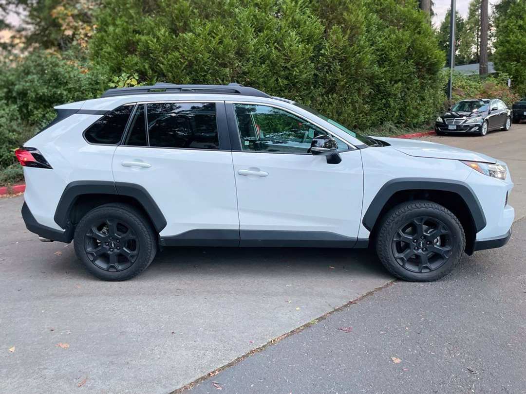 2023 Toyota Rav4 TRD Off Road - Image 3
