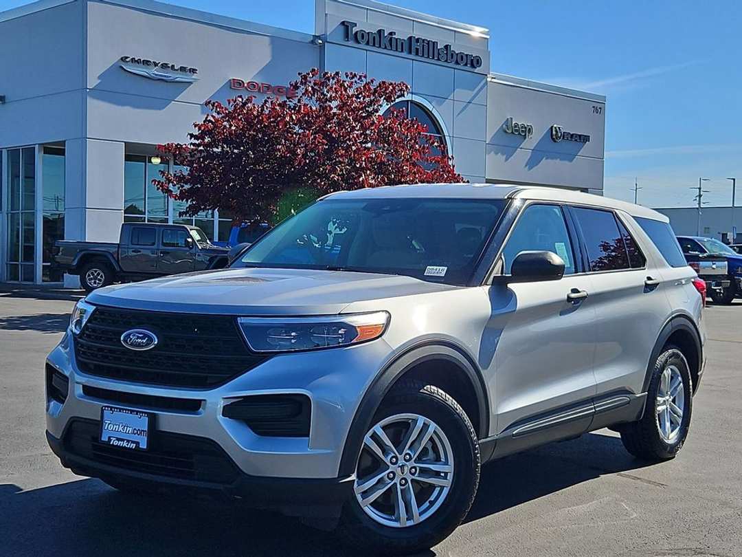 2022 Ford Explorer Base - Image 2