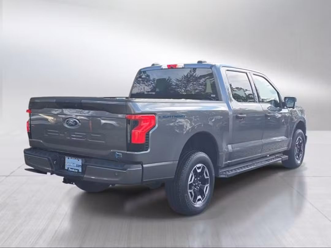 2023 Ford F-150 Lightning XLT - Image 3
