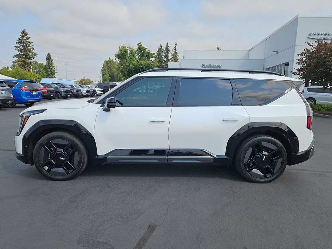 2024 Kia Ev9 GTLine - Image 3