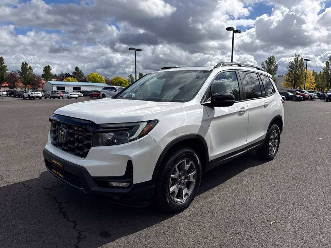 2023 Honda Passport TrailSport - Image 3