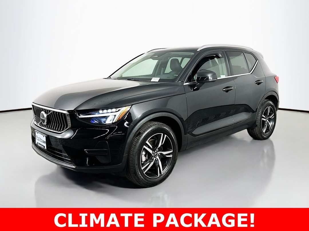 2025 Volvo Xc40 B5 Core - Image 3