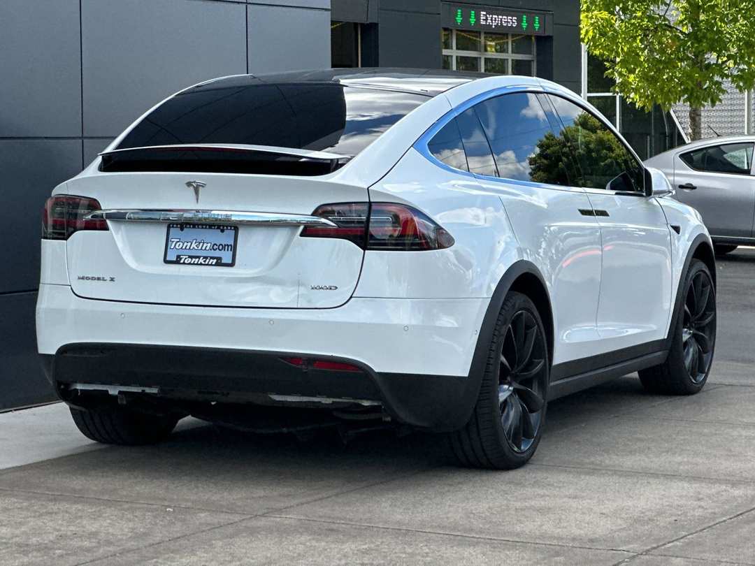 2018 Tesla Model X 75D - Image 3