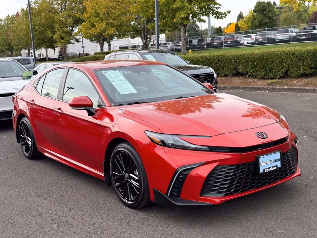 2026 Toyota Camry SE - Image 2