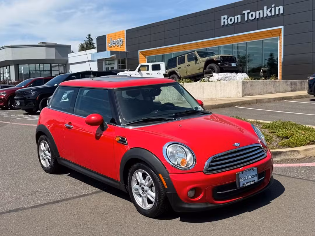 2013 MINI Cooper Base - Image 2