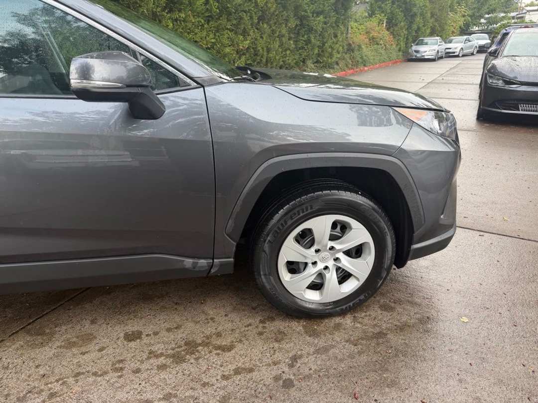 2020 Toyota Rav4 LE - Image 3