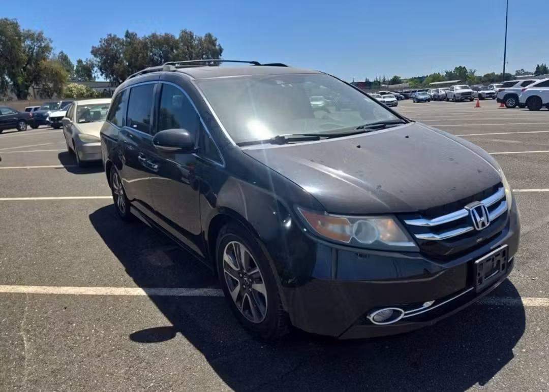 2016 Honda Odyssey - Image 2