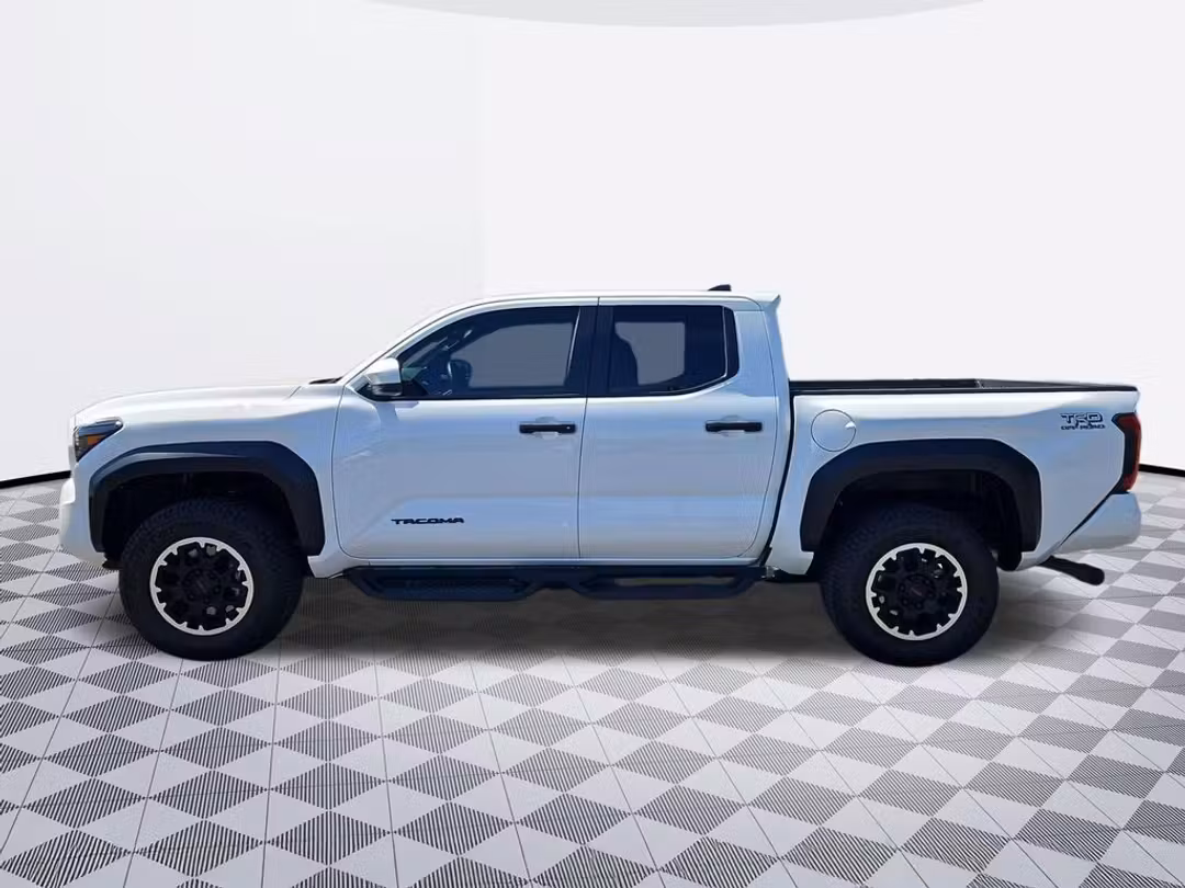2024 Toyota Tacoma TRD OffRoad - Image 3