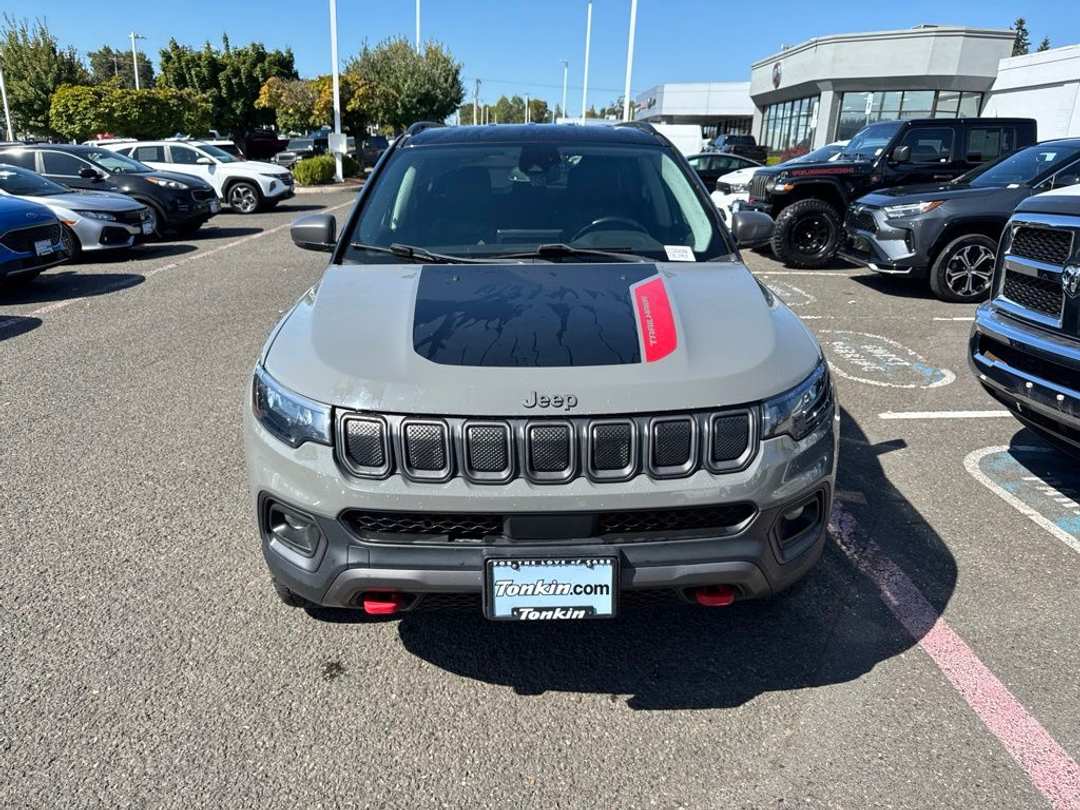 2022 Jeep Compass Trailhawk - Image 2