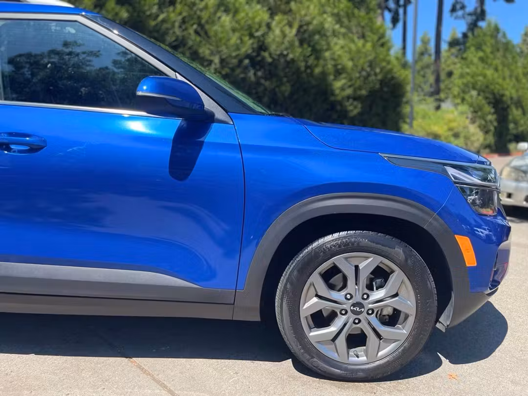 2024 Kia Seltos S - Image 2