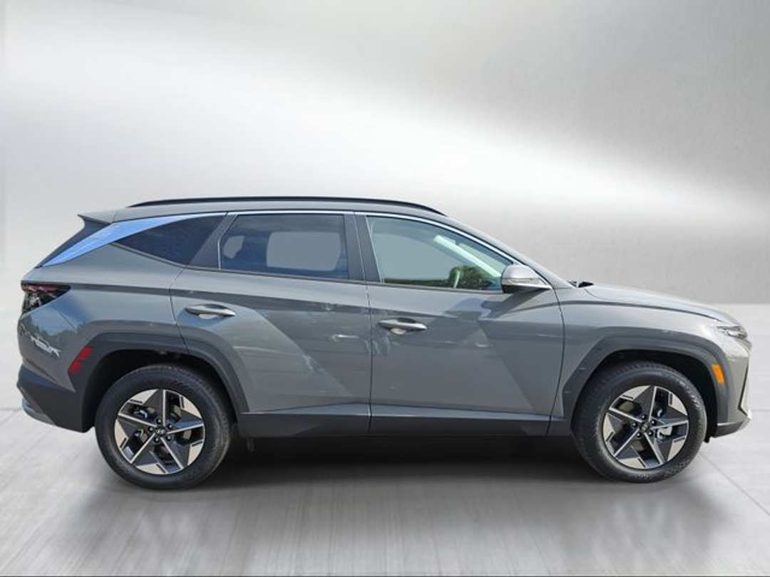 2026 Hyundai Tucson SEL Premium - Image 2