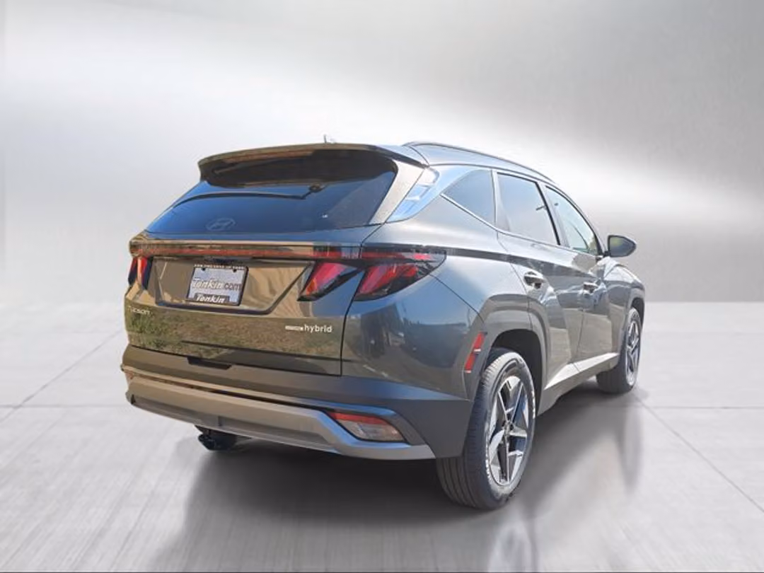 2026 Hyundai Tucson Hybrid SEL - Image 3